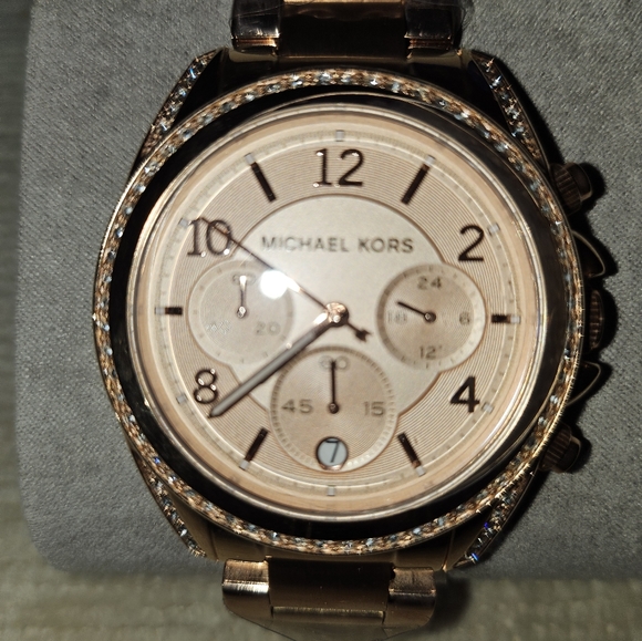 Beautiful new Michael kors watch - Picture 3 of 5